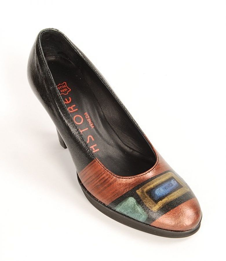 Art manually painted black lacquered leather Astore shoes