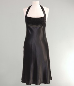 Elastic satin dress with lace trimmings and bare back