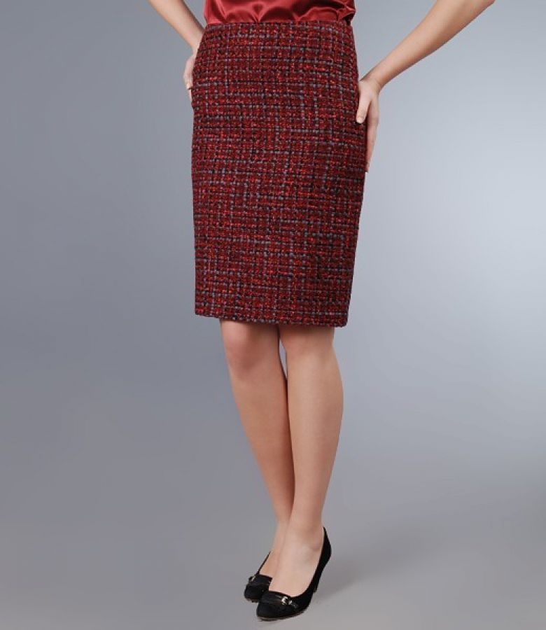 Skirt in red loops with wool