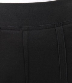 Elastic jersey skirt in black with gussets