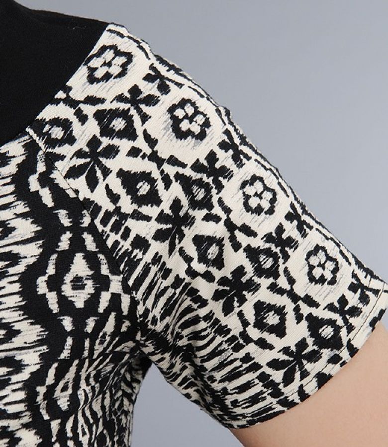 Graphic print top with waist tie