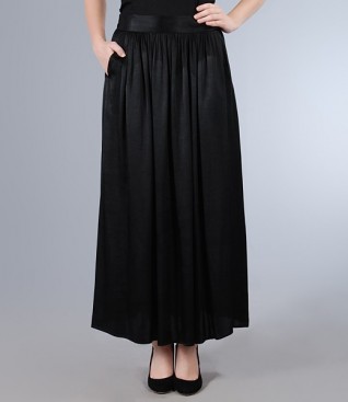 Black long skirt in satin viscose