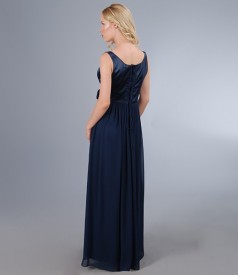Long dress with corsage in satin and veil