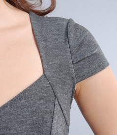 Thick gray jersey dress and belt folds