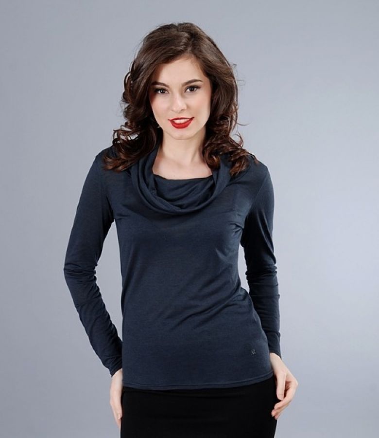 Wool jersey t-shirt with wide collar