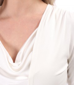 Ivory jersey blouse tied with cord