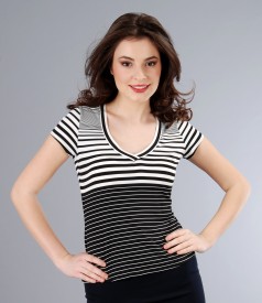 Print jersey t-shirt with V neck-cut