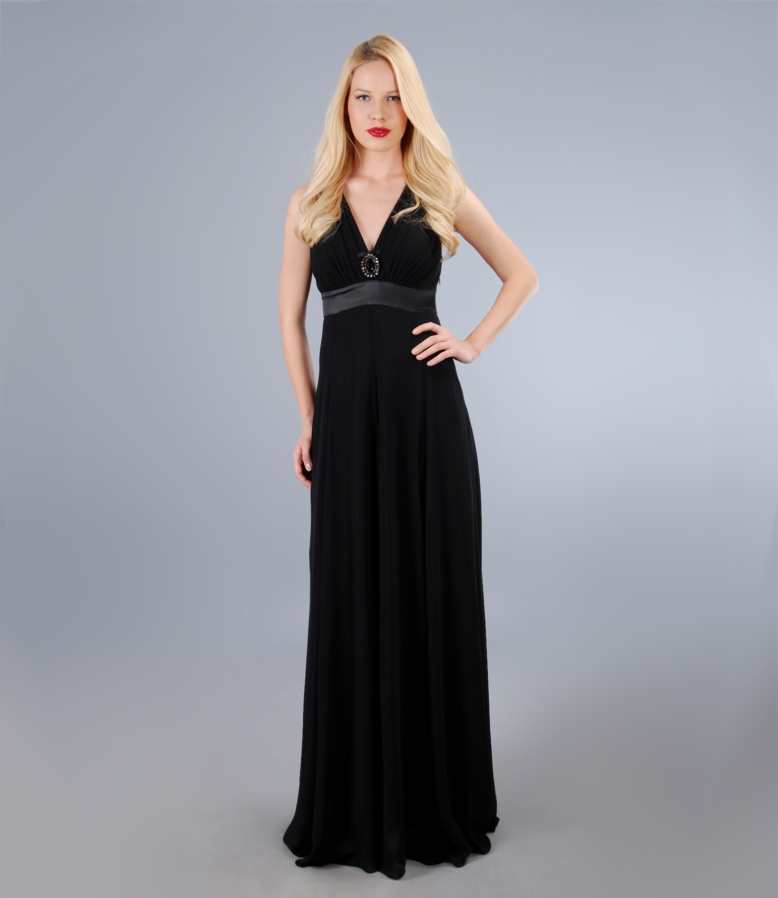 Fitting long dress with veil and bow black YOKKO