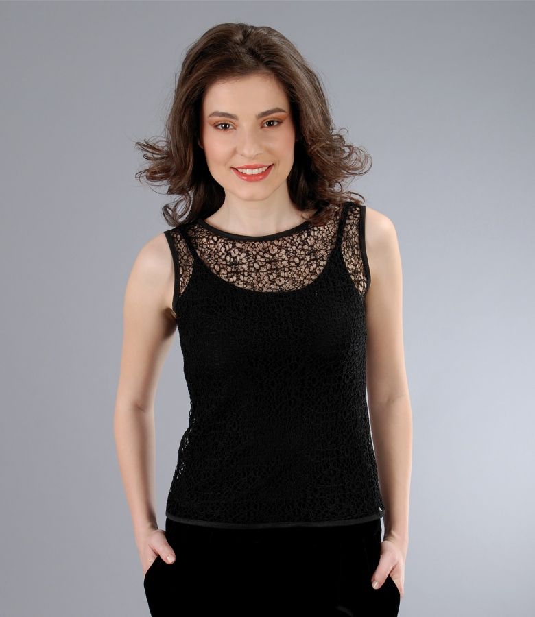 Elastic lace blouse with t-shirt