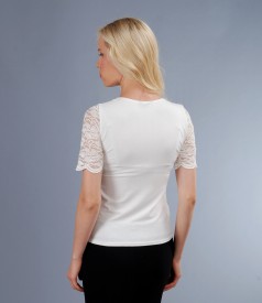 Elastic jersey t-shirt with lace sleeves