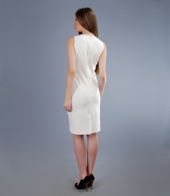 Elastic fabric dress with V-cut and trim