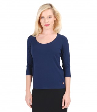 Jersey t-shirt with deep neckline