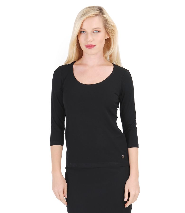 Jersey t-shirt with deep neckline