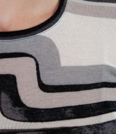 Elastic jersey t-shirt printed with wool