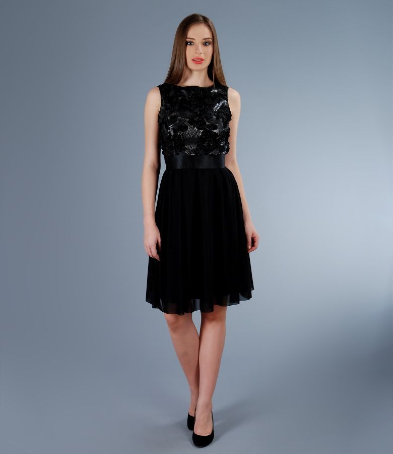 Dress with sequins and floral paterns bodice