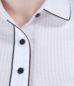 Shirt with elastic cotton and rounded collar