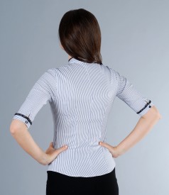 Elastic cotton shirt with trim