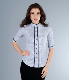 Elastic cotton shirt with trim