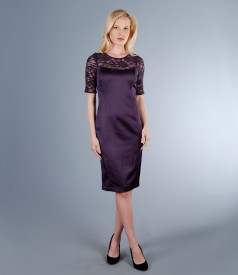 Elastic satin dress with lace trim