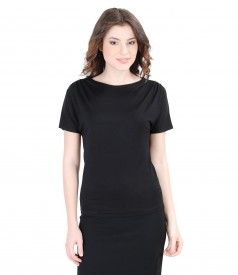 Elastic jersey t-shirt with wrinkled shoulders