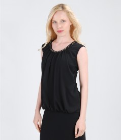 Elastic jersey blouse doubled with veil