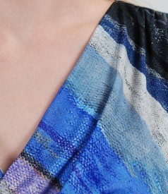 Printed elastic jersey with neck-line in folds