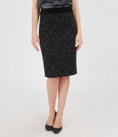 Elastic fabric with velvet skirt