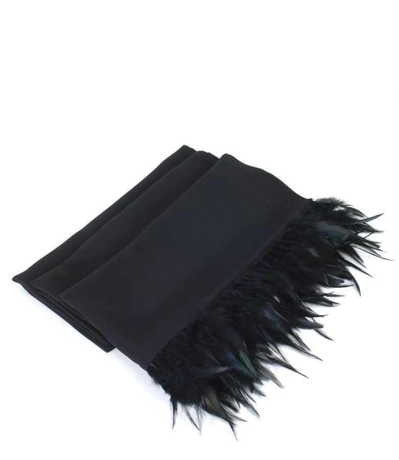 Veil scarf with feathers trim