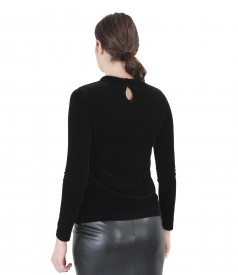 Elastic velvet blouse with folds and application