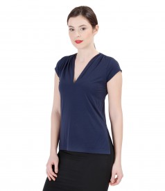 Elastic jersey t-shirt with slits