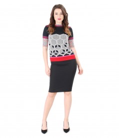 Casual outfit with printed jersey blouse and conical skirt