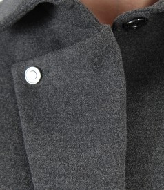 Jacket with lapel and side pockets