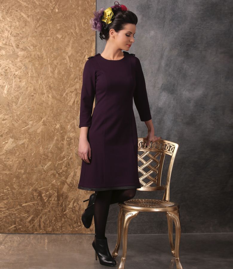 Thick elastic jersey dress with trim