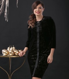 Elegant suit with dress and elastic velvet jacket with accessory brooch