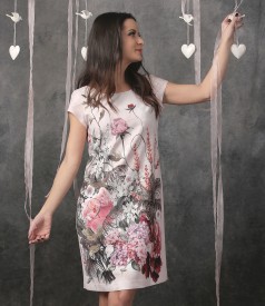 Casual dress with floral motifs