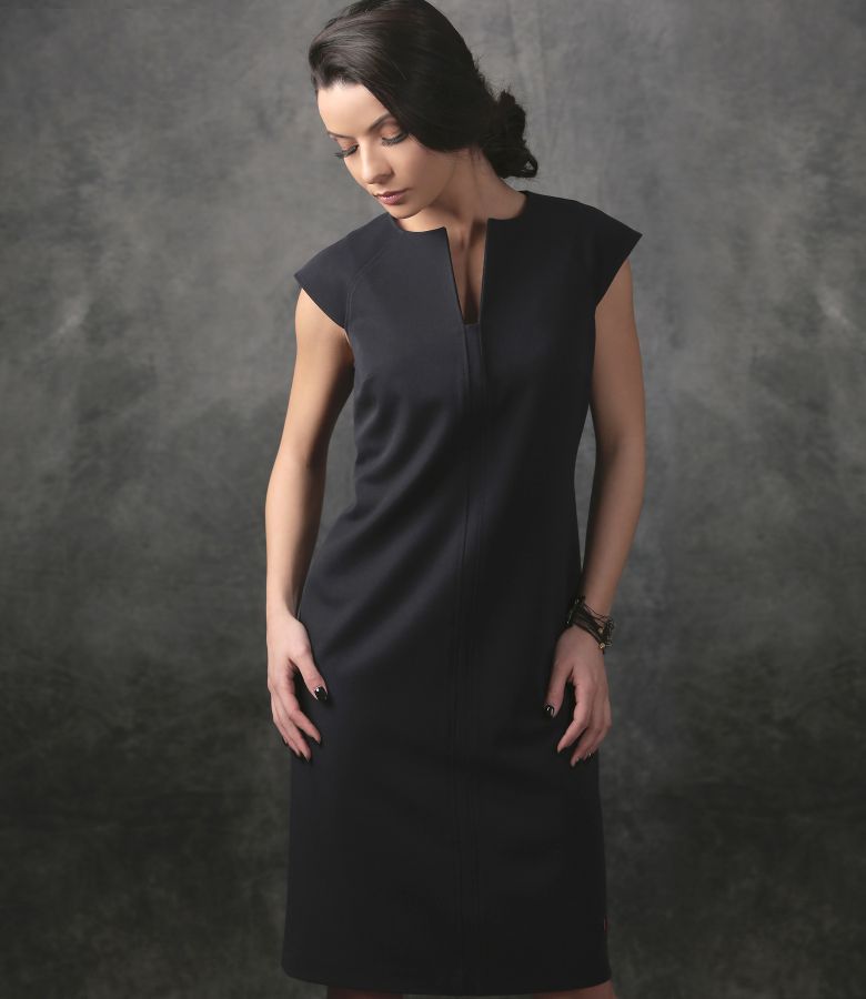 Elegant dress made of elastic fabric