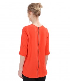 Casual blouse with zipper on the middle back