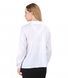 Elegant blouse with long sleeves and round collar