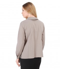 Elegant blouse with long sleeves and round collar