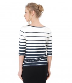 Elegant blouse made of jersey printed with stripes