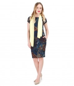 Textured viscose dress with uni veil scarf