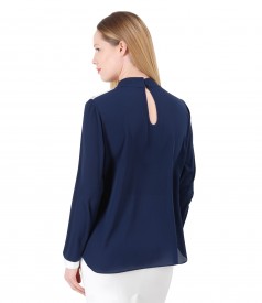 Elegant blouse with long sleeves