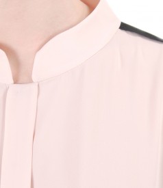 Elegant blouse with long sleeves