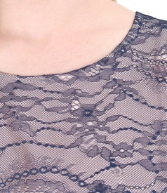 Lace dress with short sleeves