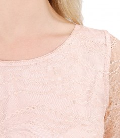 Lace dress with short sleeves
