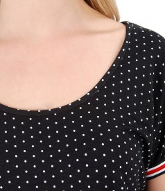 Elegant blouse made of dotted printed jersey