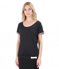 Elegant blouse made of dotted printed jersey