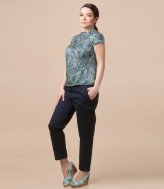 Elegant pants made of textured cotton