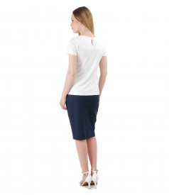 Office outfit with tapered skirt and elastic jersey blouse