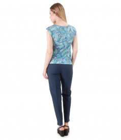 Elegant outfit with viscose pants and printed jersey blouse
